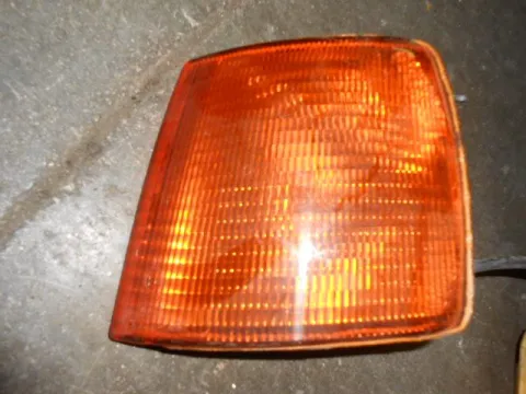 Φλας Εμπρός Δεξιό για VW PASSAT (1993 - 1996) (3A2 - 35I) Φλας Εμπρός Δεξιό για VW PASSAT (1993 - 1996) (3A2 - 35I)