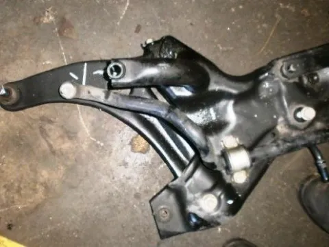 Ψαλίδι Εμπρός Αριστερό για MITSUBISHI COLT (2005 - 2008 ) (CZ3-5) , (2006 - 2009) (CZC) , (2008 - ) (JZ3) Ψαλίδι Εμπρός Αριστερό για MITSUBISHI COLT (2005 - 2008 ) (CZ3-5) , (2006 - 2009) (CZC) , (2008 - ) (JZ3)