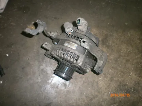 Δυναμό - Εναλλάκτης 270600Y040 για TOYOTA AURIS (2009 - 2013) 1300 1NR-FE petrol 101 Δυναμό - Εναλλάκτης 270600Y040 για TOYOTA AURIS (2009 - 2013) 1300 1NR-FE petrol 101