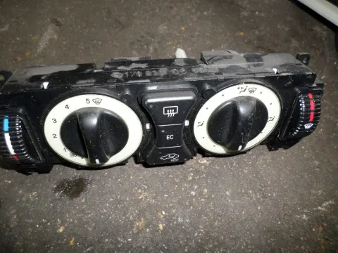 Χειριστήρια Καλοριφέρ 1708300685 για MERCEDES SLK (1996 - 2000) (R170) 2000 ((M111.943)) Petrol 192 200 Kompressor Χειριστήρια Καλοριφέρ 1708300685 για MERCEDES SLK (1996 - 2000) (R170) 2000 ((M111.943)) Petrol 192 200 Kompressor