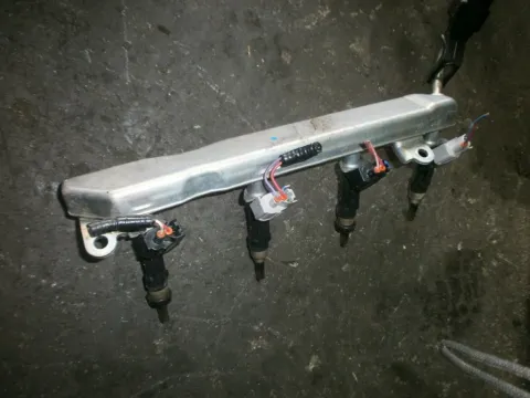 Μπεκιέρα για TOYOTA AURIS (2009 - 2013) 1300 1NR-FE petrol 101 Μπεκιέρα για TOYOTA AURIS (2009 - 2013) 1300 1NR-FE petrol 101
