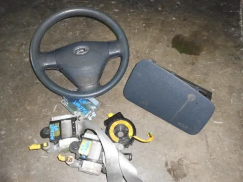 Σετ Αερόσακων Εμπρός (χ.Ταμπλό) Με Καπάκι για HYUNDAI ACCENT (2006 - (MC) *Γ* Σετ Αερόσακων Εμπρός (χ.Ταμπλό) Με Καπάκι για HYUNDAI ACCENT (2006 - (MC) *Γ*
