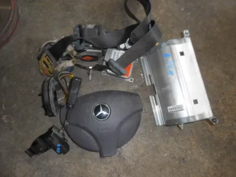 Σετ Αερόσακων Εμπρός (χ.Ταμπλό) Με Καπάκι Αλλά Το Καπάκι Λείπει για MERCEDES A - CLASS (1997 - 2000) (W168) *Γ* Σετ Αερόσακων Εμπρός (χ.Ταμπλό) Με Καπάκι Αλλά Το Καπάκι Λείπει για MERCEDES A - CLASS (1997 - 2000) (W168) *Γ*