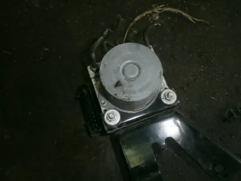 Μονάδα ABS 0265231579 για TOYOTA AYGO (2005 - 2009) (B10) 1000 1KR-FE petrol 68 KGB10 , PEUGEOT 107 (2006 - 2009) 1000 (1KR) (384F) Petrol 68 , CITROEN C1 (2005 - 2008) (P) 1000 (1KR-FE) Petrol 69 Μονάδα ABS 0265231579 για TOYOTA AYGO (2005 - 2009) (B10) 1000 1KR-FE petrol 68 KGB10 , PEUGEOT 107 (2006 - 2009) 1000 (1KR) (384F) Petrol 68 , CITROEN C1 (2005 - 2008) (P) 1000 (1KR-FE) Petrol 69