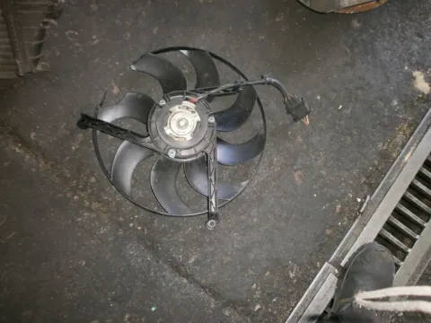 Βεντιλατέρ Ψυγείου Νερού για VW POLO (2002 - 2005) (9N) Βεντιλατέρ Ψυγείου Νερού για VW POLO (2002 - 2005) (9N)