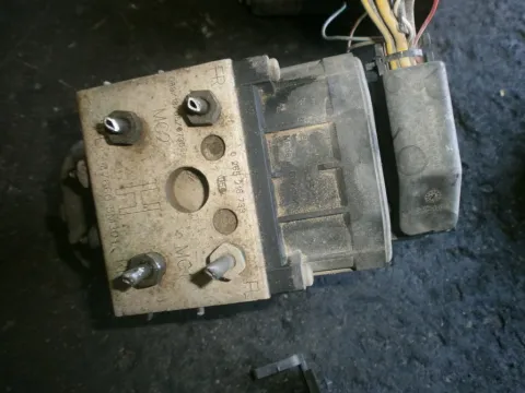 Μονάδα ABS 0265216733 για NISSAN ALMERA (2000 - 2002) (N16) Μονάδα ABS 0265216733 για NISSAN ALMERA (2000 - 2002) (N16)