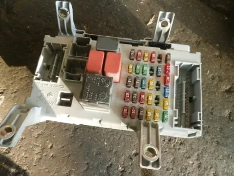 Ασφαλειοθήκη Μηχανής 46821170 για FIAT ALBEA (2002- ) 1600 Petrol 16V DOHC 103hp Ασφαλειοθήκη Μηχανής 46821170 για FIAT ALBEA (2002- ) 1600 Petrol 16V DOHC 103hp