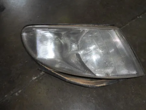 Φλας Εμπρός Αριστερό για SAAB 9-3 (1998 - 2002) (YS3D) Φλας Εμπρός Αριστερό για SAAB 9-3 (1998 - 2002) (YS3D)