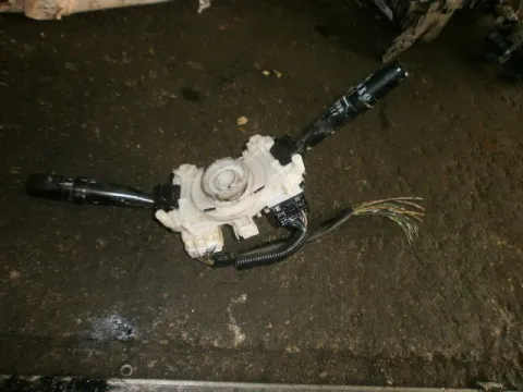 Διακόπτης Φώτων-Φλάς για TOYOTA AVENSIS (2000 - 2003) (T220) 1600 3ZZ-FE petrol 110 VVT-i Διακόπτης Φώτων-Φλάς για TOYOTA AVENSIS (2000 - 2003) (T220) 1600 3ZZ-FE petrol 110 VVT-i