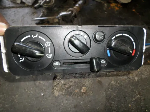 Χειριστήρια Καλοριφέρ για SUZUKI JIMNY (2005 - 2013) (SN) 1300 (M13A) petrol 86 SN413 (JB43) 4WD Χειριστήρια Καλοριφέρ για SUZUKI JIMNY (2005 - 2013) (SN) 1300 (M13A) petrol 86 SN413 (JB43) 4WD