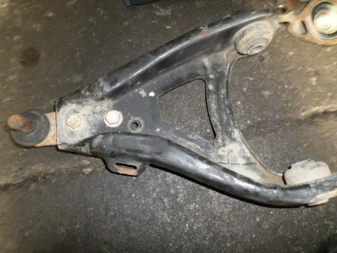 Ψαλίδι Εμπρός Αριστερό για RENAULT MEGANE (1999 - 2002) (LA) (DA) (EA) (KA) Ψαλίδι Εμπρός Αριστερό για RENAULT MEGANE (1999 - 2002) (LA) (DA) (EA) (KA)