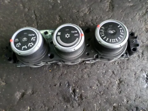 Χειριστήρια Καλοριφέρ για MITSUBISHI LANCER (2008 - ) (CX-CY) Χειριστήρια Καλοριφέρ για MITSUBISHI LANCER (2008 - ) (CX-CY)