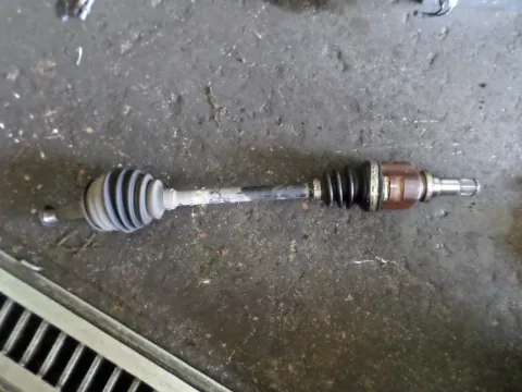 Ημιαξόνιο Εμπρός Αριστερό για TOYOTA YARIS (2012 - ) ( ) Ημιαξόνιο Εμπρός Αριστερό για TOYOTA YARIS (2012 - ) ( )