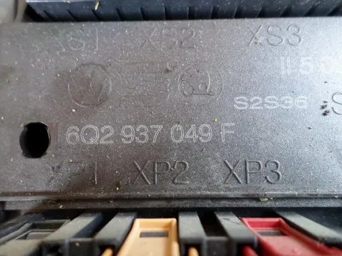 Ασφαλειοθήκη Μηχανής 6Q2937049F για SKODA ROOMSTER (2006 - 2011) (5J) -  Ασφαλειοθήκη Μηχανής 6Q2937049F για SKODA ROOMSTER (2006 - 2011) (5J) -