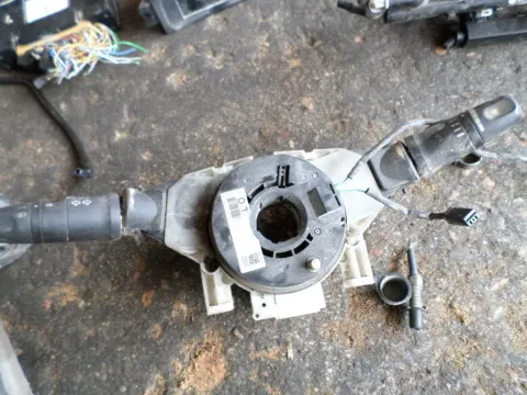 Διακόπτης Φώτων-Φλάς για NISSAN ALMERA (2002 - 2006) (N16) Διακόπτης Φώτων-Φλάς για NISSAN ALMERA (2002 - 2006) (N16)