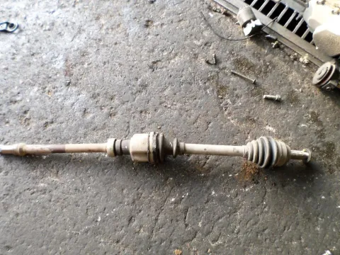 Ημιαξόνιο Εμπρός Δεξί Με ABS για FORD MONDEO (2000 - 2003) Mk3a , (2003 - 2007) Mk3b Ημιαξόνιο Εμπρός Δεξί Με ABS για FORD MONDEO (2000 - 2003) Mk3a , (2003 - 2007) Mk3b