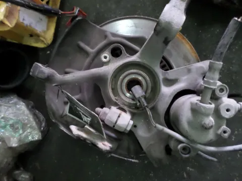 Ακραξόνιο Εμπρός Αριστερό Με ABS για SEAT IBIZA (1999 - 2002) (6K)  Ακραξόνιο Εμπρός Αριστερό Με ABS για SEAT IBIZA (1999 - 2002) (6K)