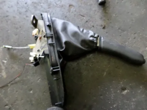 Χειρόφρενο Καστάνια Χειροφρένου 95ABA044L49AA για FORD ESCORT (1995 - 1998) MK7 Χειρόφρενο Καστάνια Χειροφρένου 95ABA044L49AA για FORD ESCORT (1995 - 1998) MK7
