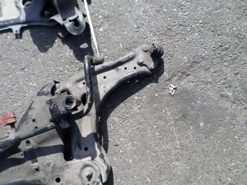 Ψαλίδι Εμπρός Δεξί για SKODA FABIA (2007 - 2011) , (2011 - ) ( ) Ψαλίδι Εμπρός Δεξί για SKODA FABIA (2007 - 2011) , (2011 - ) ( )