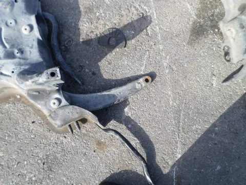 Ψαλίδι Εμπρός Αριστερό για CITROEN C4 (2004 - 2007) (LC) Ψαλίδι Εμπρός Αριστερό για CITROEN C4 (2004 - 2007) (LC)