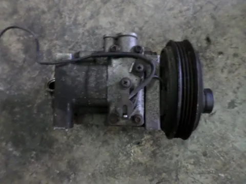 Συμπιεστής A-C (Κομπρέσορας) για MAZDA 323 (1995 - 1998) (BA) Συμπιεστής A-C (Κομπρέσορας) για MAZDA 323 (1995 - 1998) (BA)