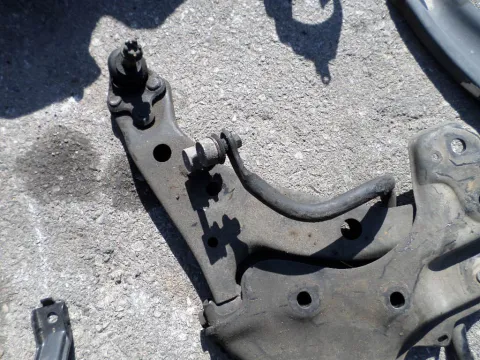 Ψαλίδι Εμπρός Δεξί για TOYOTA COROLLA (1997 - 1999) (A111) Ψαλίδι Εμπρός Δεξί για TOYOTA COROLLA (1997 - 1999) (A111)