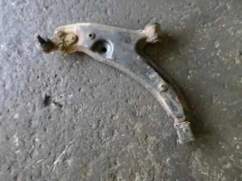 Ψαλίδι Εμπρός Αριστερό για TOYOTA STARLET (1984 - 1989) (EP70) Παλέτα 1 *223304* Ψαλίδι Εμπρός Αριστερό για TOYOTA STARLET (1984 - 1989) (EP70) Παλέτα 1 *223304*