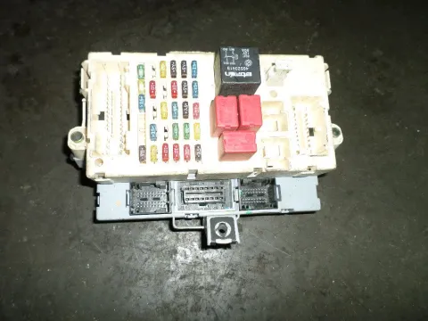 Ασφαλειοθήκη Μηχανής 46797600 για FIAT STILO (2001 - 2006) (192) 1200 (188A5.000) Petrol 80 16V Ασφαλειοθήκη Μηχανής 46797600 για FIAT STILO (2001 - 2006) (192) 1200 (188A5.000) Petrol 80 16V