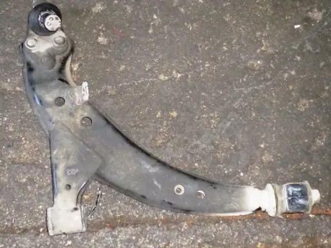 Ψαλίδι Εμπρός Δεξί για TOYOTA COROLLA (1987 - 1992) (EE90) Ψαλίδι Εμπρός Δεξί για TOYOTA COROLLA (1987 - 1992) (EE90)