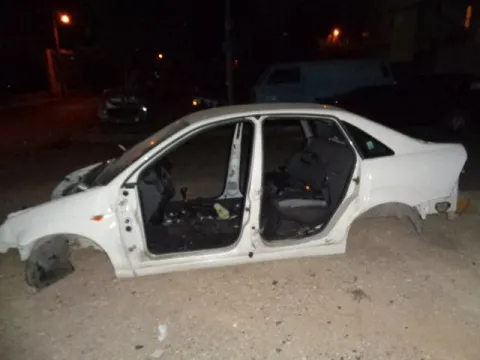 Τροπέτο Πίσω Χωρίς Άξονα Με Θόλουs Και Σασί για FORD FOCUS (1998 - 2001) Mk1a (DFW) Sedan - 4dr , (2002 - 2004) Mk1b *Δ* -  Τροπέτο Πίσω Χωρίς Άξονα Με Θόλουs Και Σασί για FORD FOCUS (1998 - 2001) Mk1a (DFW) Sedan - 4dr , (2002 - 2004) Mk1b *Δ* -