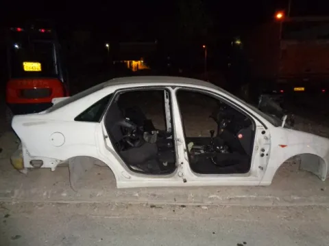 Τροπέτο Πίσω Χωρίς Άξονα Με Θόλουs Και Σασί για FORD FOCUS (1998 - 2001) Mk1a (DFW) Sedan - 4dr , (2002 - 2004) Mk1b *Δ* -  Τροπέτο Πίσω Χωρίς Άξονα Με Θόλουs Και Σασί για FORD FOCUS (1998 - 2001) Mk1a (DFW) Sedan - 4dr , (2002 - 2004) Mk1b *Δ* -