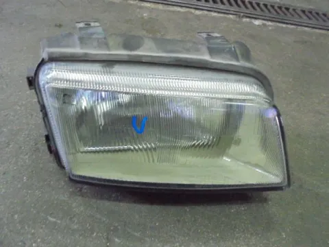 Φανάρι Εμπρός Δεξί Τύπου Valeo για AUDI A4 (1995 - 1998) (8D) Φανάρι Εμπρός Δεξί Τύπου Valeo για AUDI A4 (1995 - 1998) (8D)