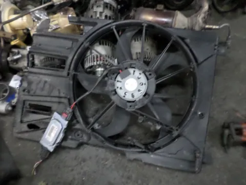 Βεντιλατέρ Ψυγείου Κινητήρα (Νερού) για FORD FOCUS (2011 - ) () Βεντιλατέρ Ψυγείου Κινητήρα (Νερού) για FORD FOCUS (2011 - ) ()