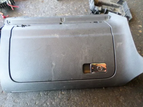 Ντουλαπάκι για VW GOLF (2004 - 2008) Mk5 (1K1) Ντουλαπάκι για VW GOLF (2004 - 2008) Mk5 (1K1)