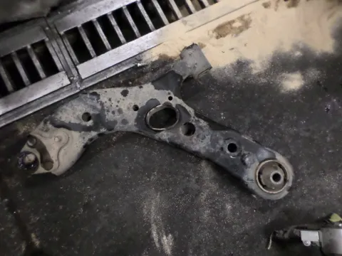 Ψαλίδι Εμπρός Αριστερό για TOYOTA RAV-4 (2006 - 2009) (XA30) 2000 (1AZ-FE) petrol 152 (ACA30) VVT - i Ψαλίδι Εμπρός Αριστερό για TOYOTA RAV-4 (2006 - 2009) (XA30) 2000 (1AZ-FE) petrol 152 (ACA30) VVT - i
