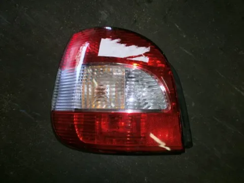 Φανάρι Πίσω Αριστερό Λίγο Ραγισμένο για RENAULT SCENIC (1999 - 2003) (JA) Φανάρι Πίσω Αριστερό Λίγο Ραγισμένο για RENAULT SCENIC (1999 - 2003) (JA)