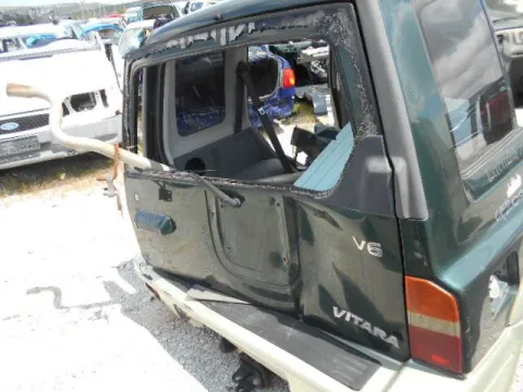 Τροπέτο Αμάξι χωρίς Μηχανή με Σασμάν για SUZUKI VITARA (1995 - 2004) (SE) Spain 2000cc V6 *Δ* -  Τροπέτο Αμάξι χωρίς Μηχανή με Σασμάν για SUZUKI VITARA (1995 - 2004) (SE) Spain 2000cc V6 *Δ* -