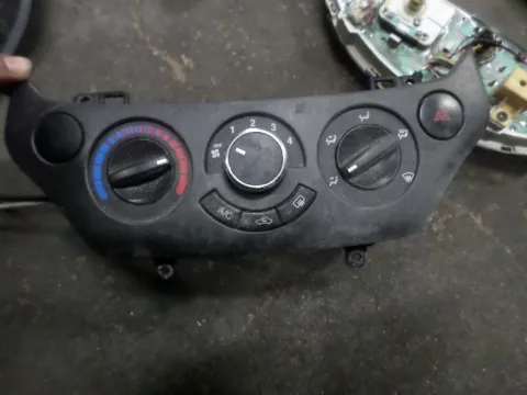 Χειριστήρια Καλοριφέρ για CHEVROLET - DAEWOO AVEO (2008 - 2011) (T250) Χειριστήρια Καλοριφέρ για CHEVROLET - DAEWOO AVEO (2008 - 2011) (T250)