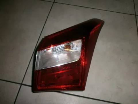 Φανάρι Πίσω Δεξί για HYUNDAI i30 (2012 - ) ( ) Φανάρι Πίσω Δεξί για HYUNDAI i30 (2012 - ) ( )