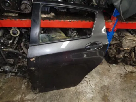 Πόρτα Πίσω Αριστερή για TOYOTA YARIS (2012 - ) ( ) Πόρτα Πίσω Αριστερή για TOYOTA YARIS (2012 - ) ( )