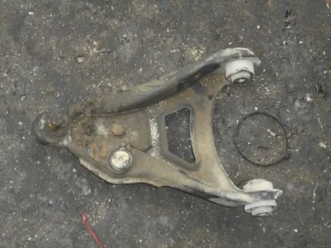 Ψαλίδι Εμπρός Αριστερό για RENAULT CLIO (1990 - 1994) (B57) (C57) Ψαλίδι Εμπρός Αριστερό για RENAULT CLIO (1990 - 1994) (B57) (C57)