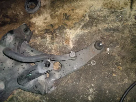 Ψαλίδι Εμπρός Αριστερό για MITSUBISHI COLT (2005 - 2008 ) (CZ) Ψαλίδι Εμπρός Αριστερό για MITSUBISHI COLT (2005 - 2008 ) (CZ)