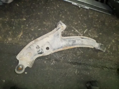 Ψαλίδι Εμπρός Αριστερό για TOYOTA STARLET (1990 - 1995) (EP80-2) 1300 2E-E petrol 75 12 valve - injection Παλέτα 1 *223304* Ψαλίδι Εμπρός Αριστερό για TOYOTA STARLET (1990 - 1995) (EP80-2) 1300 2E-E petrol 75 12 valve - injection Παλέτα 1 *223304*