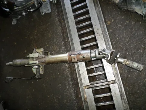 Κολόνα Τιμονιού Μεταχειρισμένη για SAAB 9-5 (1998 - 2005) (YS3E) Κολόνα Τιμονιού Μεταχειρισμένη για SAAB 9-5 (1998 - 2005) (YS3E)