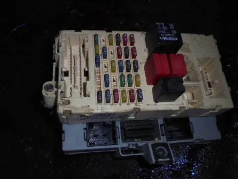Ασφαλειοθήκη Μηχανής Με Κωδ. (46812234) για FIAT PUNTO (1999 - 2003) (188) Ασφαλειοθήκη Μηχανής Με Κωδ. (46812234) για FIAT PUNTO (1999 - 2003) (188)