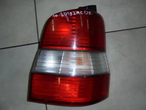 Φανάρι Πίσω Δεξί για MAZDA DEMIO (1998 - 2000) (DW)