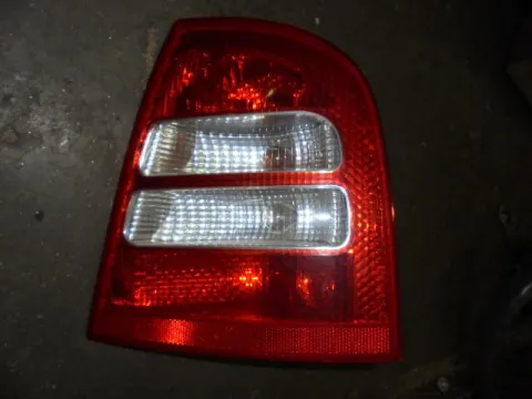 Φανάρι Πίσω Δεξί για SKODA OCTAVIA (2000 - 2004) 4 (1U2-5) Hatchback - 5dr Φανάρι Πίσω Δεξί για SKODA OCTAVIA (2000 - 2004) 4 (1U2-5) Hatchback - 5dr