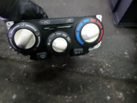 Χειριστήρια Καλοριφέρ για NISSAN MICRA (2003 - 2005) (K12)