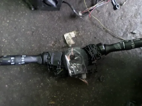 Διακόπτης Φώτων-Φλάς για TOYOTA RAV-4 (2006 - 2009) (XA30) Διακόπτης Φώτων-Φλάς για TOYOTA RAV-4 (2006 - 2009) (XA30)