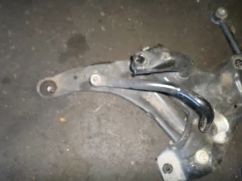 Ψαλίδι Εμπρός Αριστερό για MITSUBISHI COLT (2006 - 2009) (CZC) Ψαλίδι Εμπρός Αριστερό για MITSUBISHI COLT (2006 - 2009) (CZC)